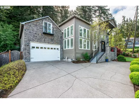Exterior - 2631 Park Forest Dr, Eugene, OR 97405 photo 2 of 10