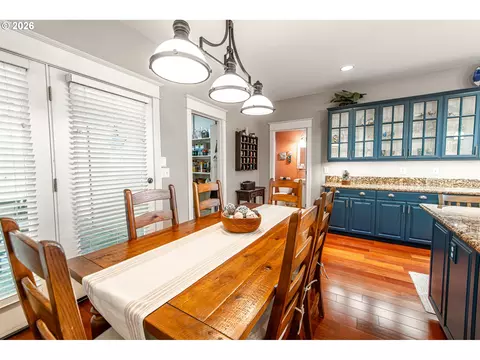 Dining - 2631 Park Forest Dr, Eugene, OR 97405 photo 1 of 1