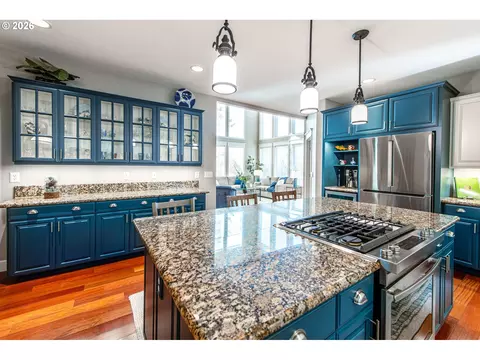Kitchen - 2631 Park Forest Dr, Eugene, OR 97405 photo 4 of 5