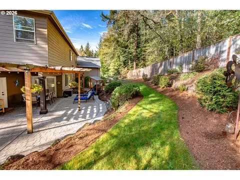 Exterior - 2631 Park Forest Dr, Eugene, OR 97405 photo 8 of 10