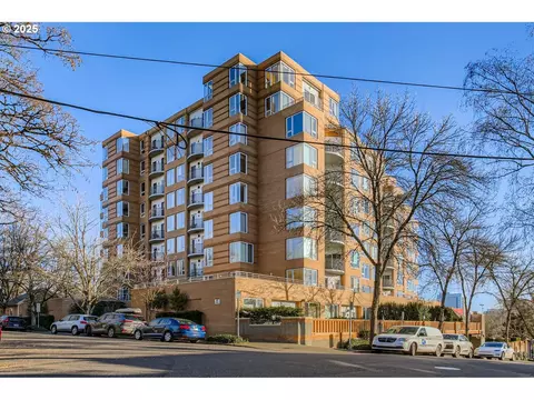 1132 SW 19th Ave #801, Portland, OR 97205