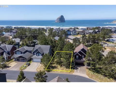 9500 Dory Pointe Loop #9500, Pacific City, OR 97135
