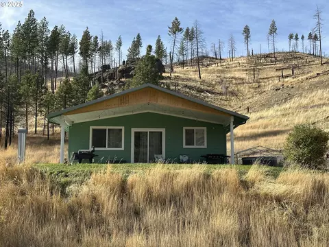24826 S Hwy 395, Canyon City, OR 97820