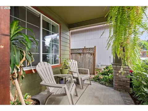 Exterior - 1880 Manihi Dr, Eugene, OR 97404 photo 2 of 12