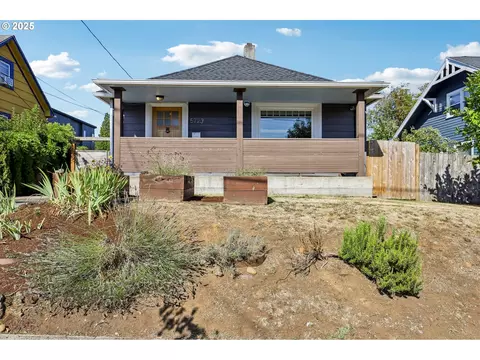 5723 NE 16th Ave, Portland, OR 97211