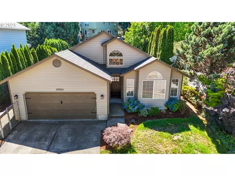 39504 Mccormick Dr, Sandy, OR 97055