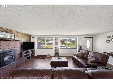 321 W Date St, Powers, OR 97466 photo 12
