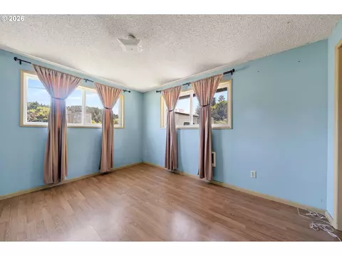 321 W Date St, Powers, OR 97466 photo 15