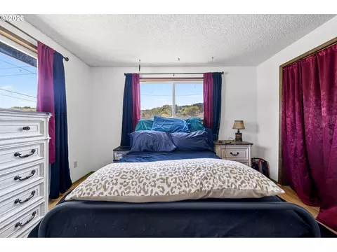 321 W Date St, Powers, OR 97466 photo 18