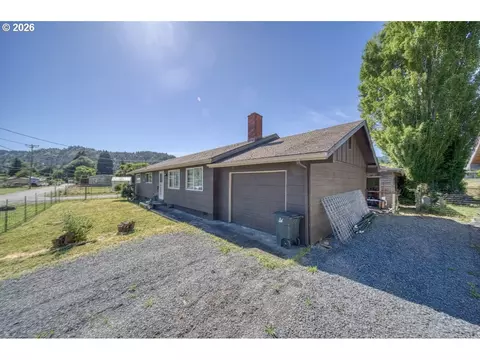 321 W Date St, Powers, OR 97466 photo 24