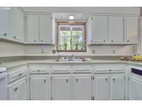 321 W Date St, Powers, OR 97466 photo 10