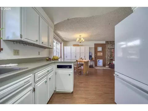 321 W Date St, Powers, OR 97466 photo 11