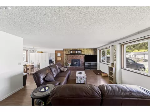 321 W Date St, Powers, OR 97466 photo 13