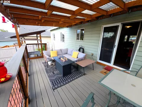 Exterior - 521 NE Caden Ct, Estacada, OR 97023 photo 2 of 7