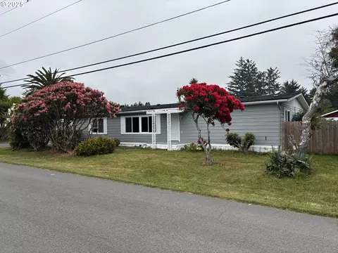 1117 Fifield St, Brookings, OR 97415
