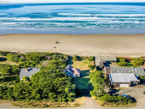 4224 SW Pacific Coast Hwy, Waldport, OR 97394