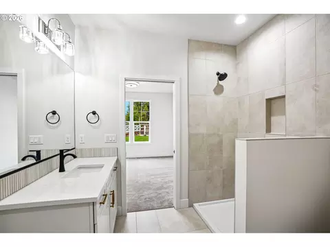 Bath - 36906 Gooseberry St, Sandy, OR 97055 photo 5 of 6