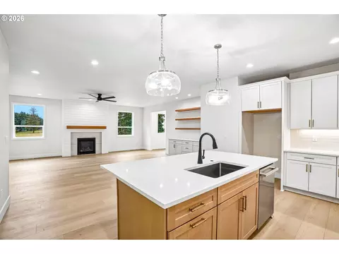 Living - 36906 Gooseberry St, Sandy, OR 97055 photo 7 of 8