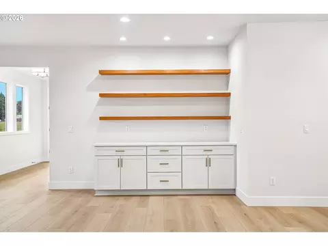 Living - 36906 Gooseberry St, Sandy, OR 97055 photo 8 of 8