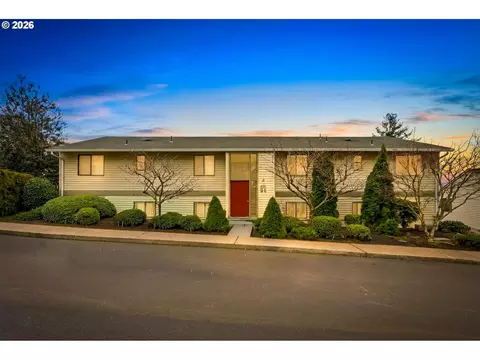 12088 SW King Arthur St #B, King City, OR 97224