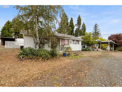 2414 Brockway Rd, Winston, OR 97496