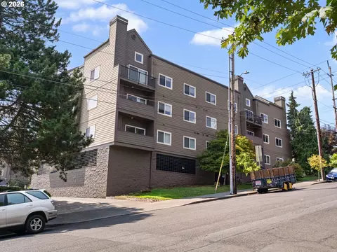 4320 S Corbett Ave #114, Portland, OR 97239