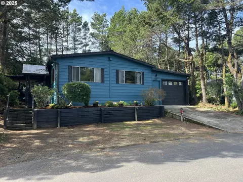 1601 Rhododendron Dr #531, Florence, OR 97439