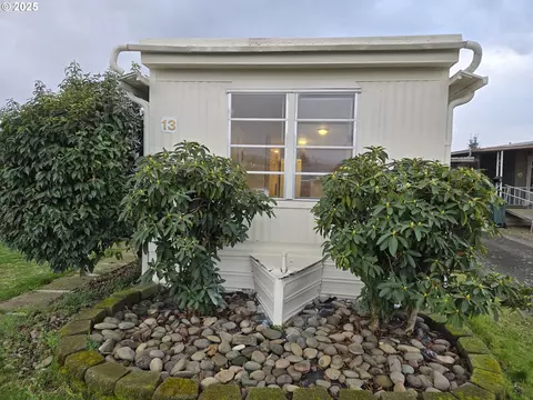 2150 Laura St #13, Springfield, OR 97477