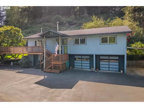 94032 Brush Ln, Coos Bay, OR 97420