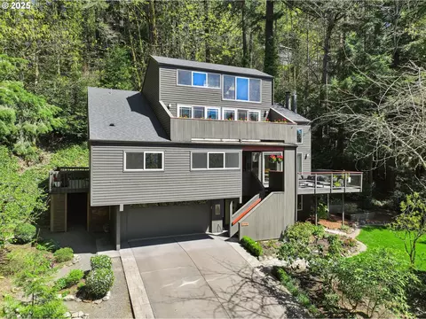 3318 SW 44th Ave, Portland, OR 97221