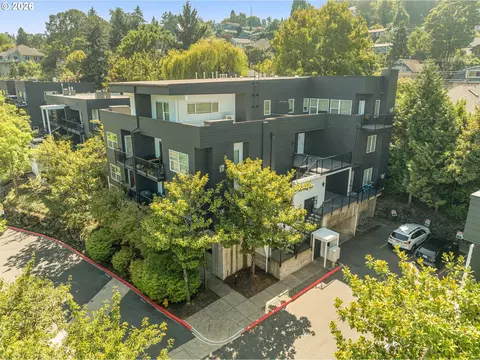618 S Nevada St #H, Portland, OR 97219