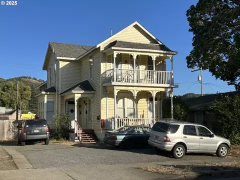 1537 SE Pine St, Roseburg, OR 97470