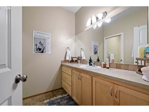 Bath - 443 E 16th Ave, Eugene, OR 97401 photo 2 of 5