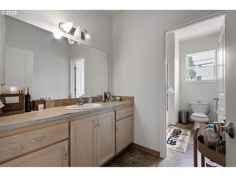 Bath - 443 E 16th Ave, Eugene, OR 97401 photo 4 of 5