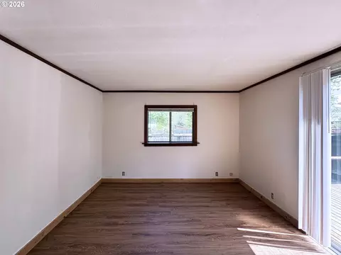 Living - 310 12 E 31st Ave, Eugene, OR 97405 photo 5 of 5