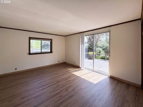 Living - 310 12 E 31st Ave, Eugene, OR 97405 photo 3 of 5