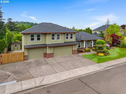 Exterior - 366 SW 37th Cir, Gresham, OR 97080 photo 2 of 9