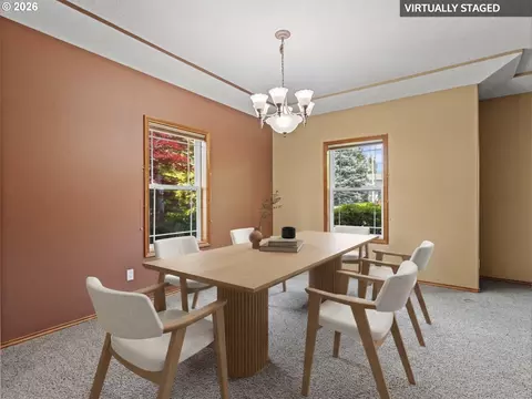 Dining - 366 SW 37th Cir, Gresham, OR 97080 photo 1 of 2
