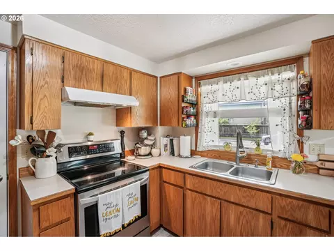 Kitchen - 128 N 31st Ave, Cornelius, OR 97113 photo 1 of 2