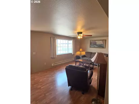 Living - 3125 E St, Baker City, OR 97814 photo 2 of 3