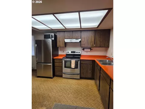 Kitchen - 3125 E St, Baker City, OR 97814 photo 1 of 1