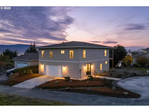 5055 S Ridge Dr, Bay City, OR 97107