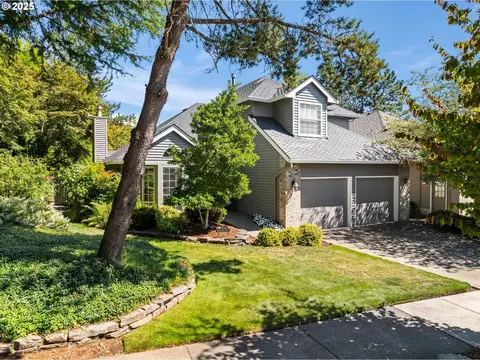 13753 Provincial Hill Dr, Lake Oswego, OR 97035
