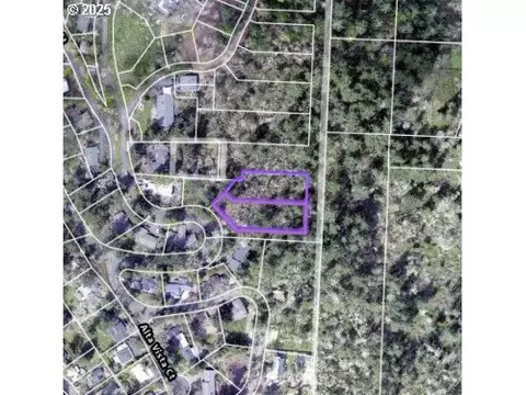 2825 2819 Capital Dr Apt 18 19 Dr #18, 19, Eugene, OR 97403