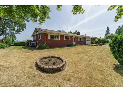 1938 NW Sierra Ln, Camas, WA 98607