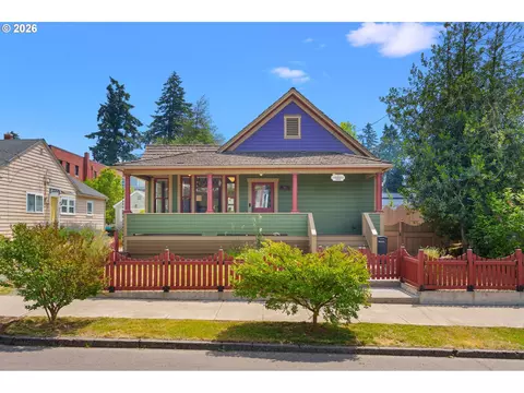 806 Washington St, Oregon City, OR 97045
