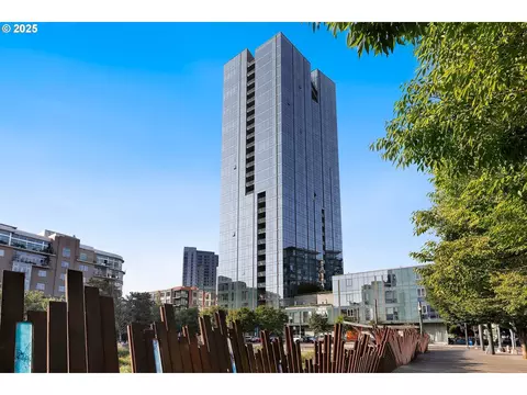 1075 NW Northrup St #419, Portland, OR 97209