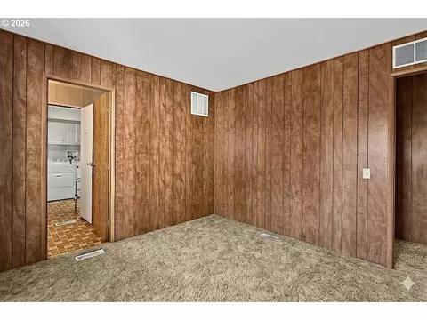 Bedroom - 4800 Barger Dr #10, Eugene, OR 97402 photo 4 of 5