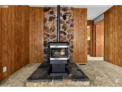 Living - 4800 Barger Dr #10, Eugene, OR 97402 photo 5 of 6