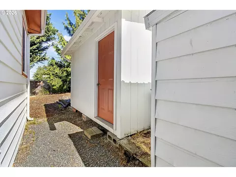 Exterior - 4800 Barger Dr #10, Eugene, OR 97402 photo 3 of 10